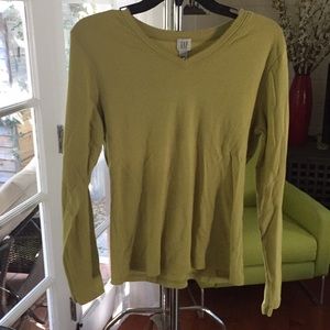Gently used Gap Large top. 100% cotton.